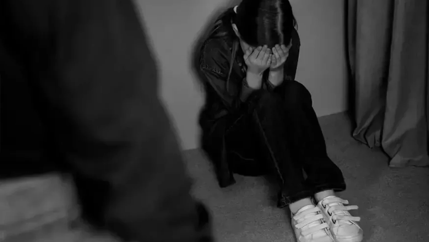 Καυγάς μεταξύ μαθητριών γυμνασίου: 3 κοπέλες επιτέθηκαν σε 14χρονη – Κατέγραφαν το συμβάν σε κινητό