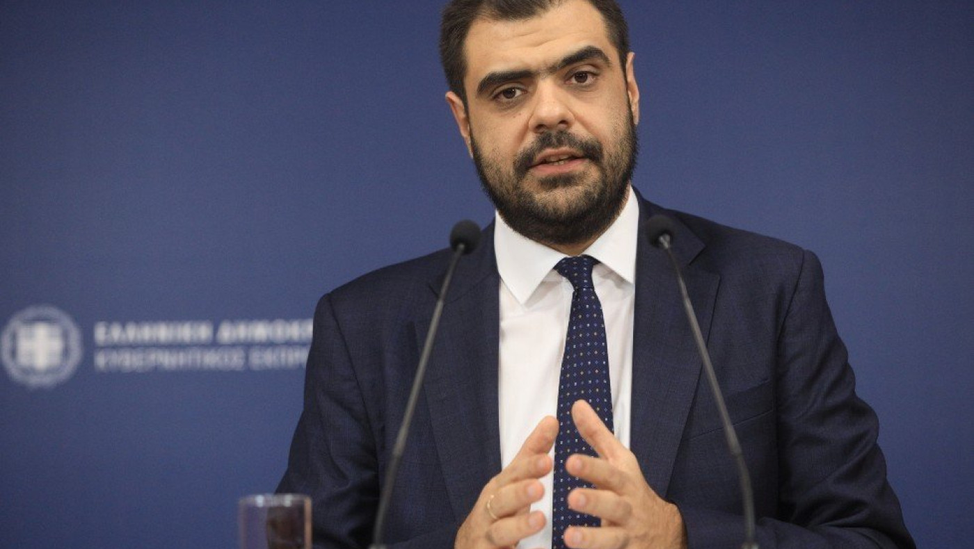 Η απάντηση της Κυβέρνησης στους κατόχους διαρκείας: «Μας ενδιαφέρει η ασφάλεια όλων»