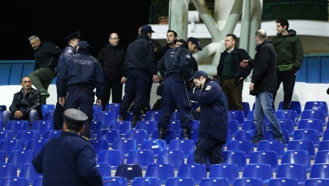 Μικροένταση στο Περιστέρι, οπαδός έπεσε από την κερκίδα!