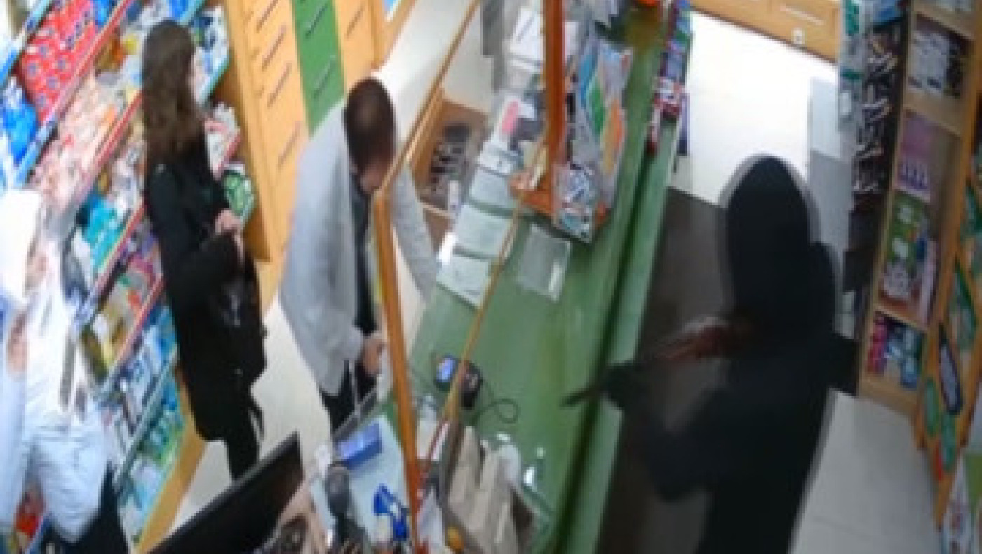 Συνελήφθη ανήλικος για ληστεία σε φαρμακείο στην περιοχή του Χολαργού