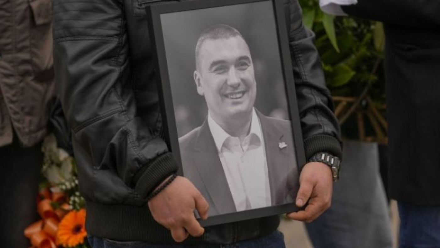 Ένα μήνα μετά το θάνατο του Ντέγιαν Μιλόγεβιτς πέθανε και ο πατέρας του
