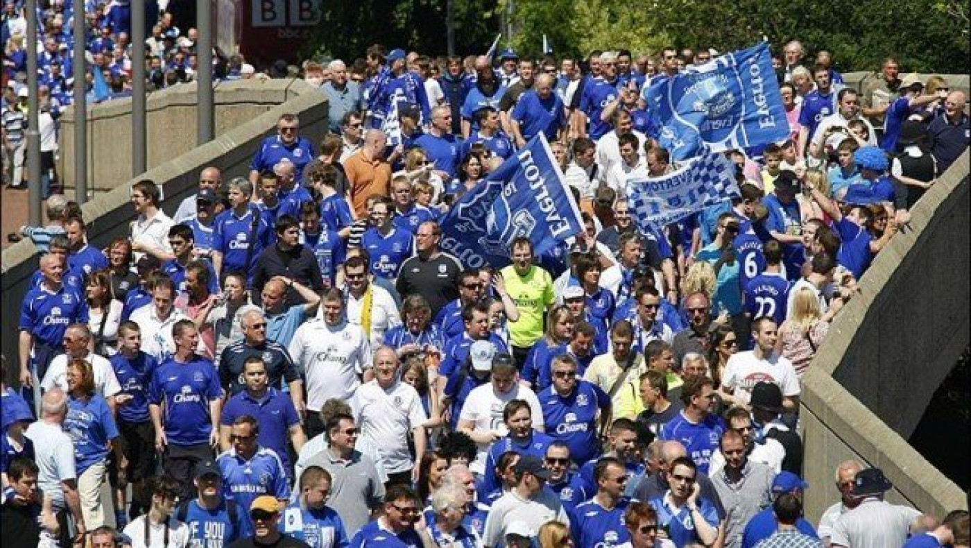 Επίθεση   με  μαχαίρι   κατά  οπαδού  της  Έβερτον