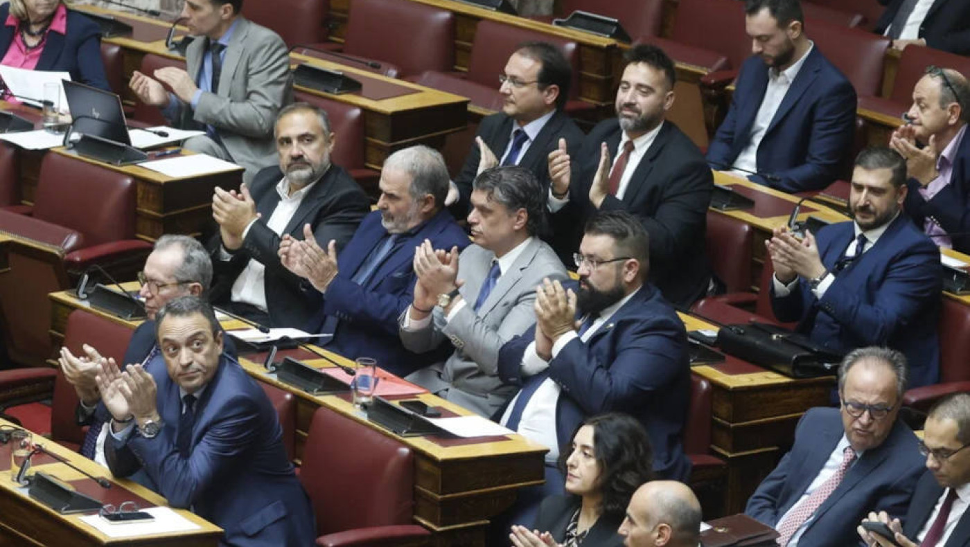 Σπαρτιάτες: Τα επικρατέστερα σενάρια σε περίπτωση που χάσουν τις έδρες τους οι «11»