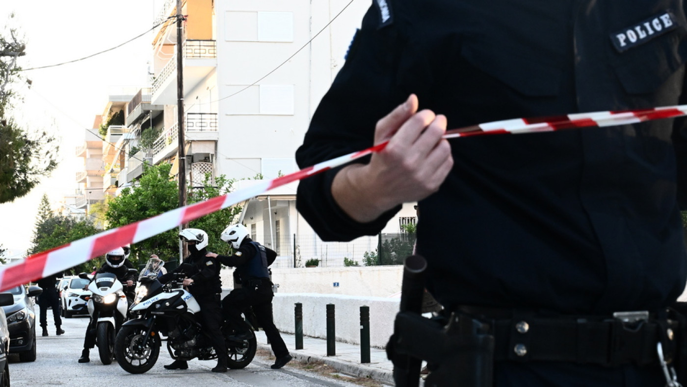 Θρίλερ στις Αχαρνές: Ιδιοκτήτρια κλείδωσε ληστές μέσα στο κατάστημα τυχερών παιχνιδιών