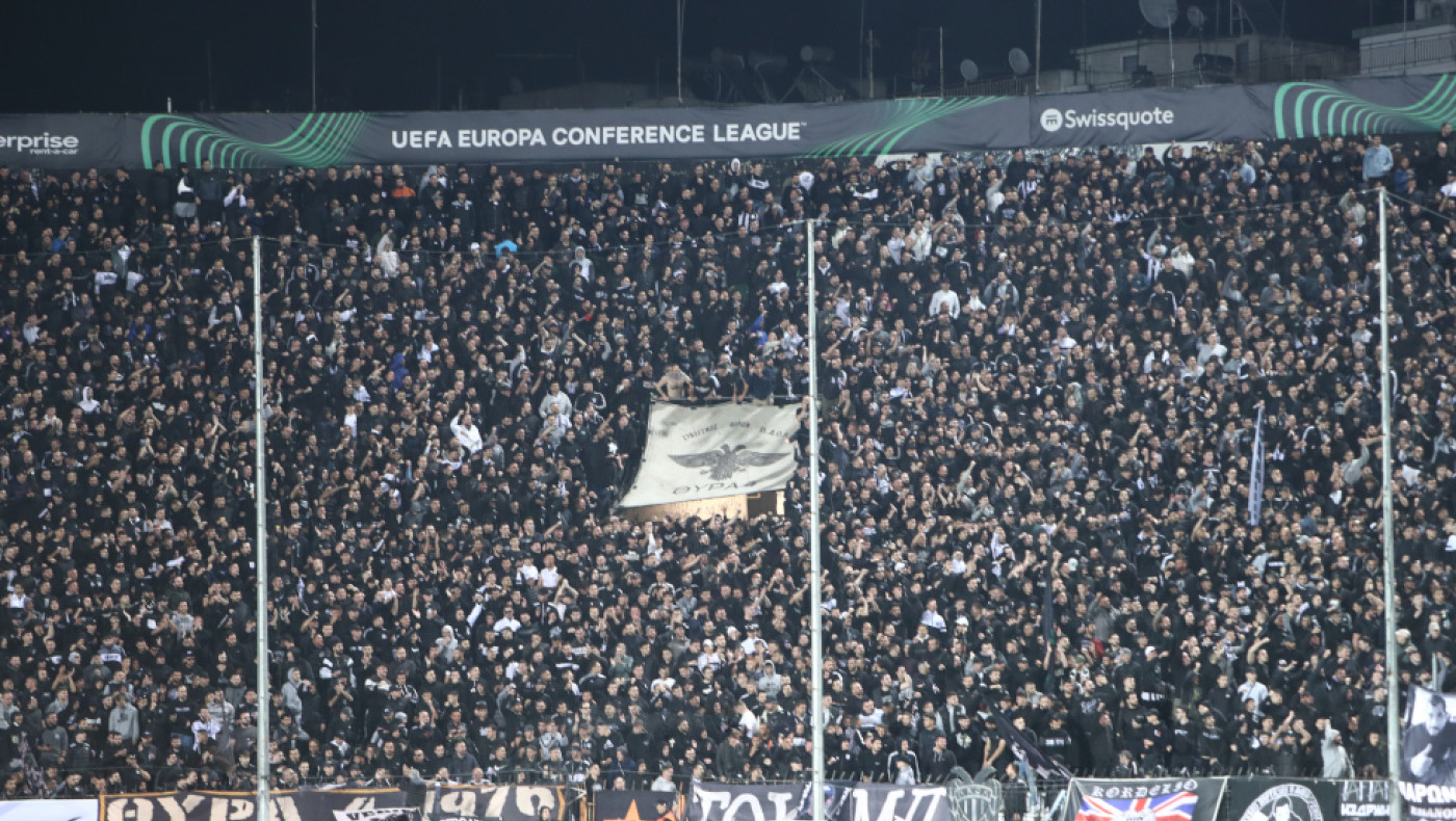 Ο ΠΑΟΚ ΕΙΝΑΙ ΕΝΑΣ, είναι το σύνολο των ασπρόμαυρων ψυχών των απανταχού ΠΑΟΚτσήδων