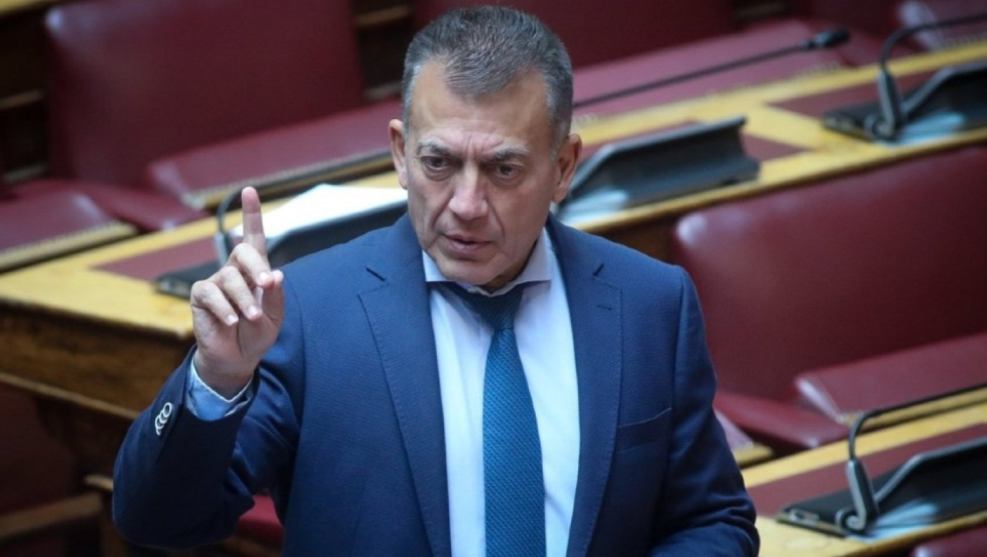 Βρούτσης: «Είτε μαζί αύριο στις 15:00, είτε τέλος το πρωτάθλημα»