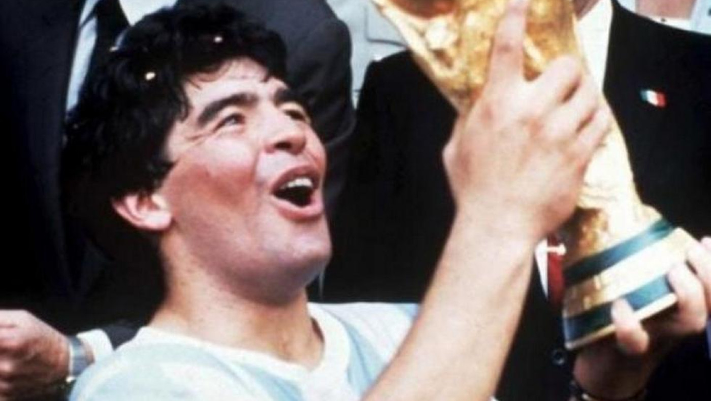 Σε δημοπρασία η «Χρυσή Μπάλα» του Μαραντόνα από το Μουντιάλ του 1986