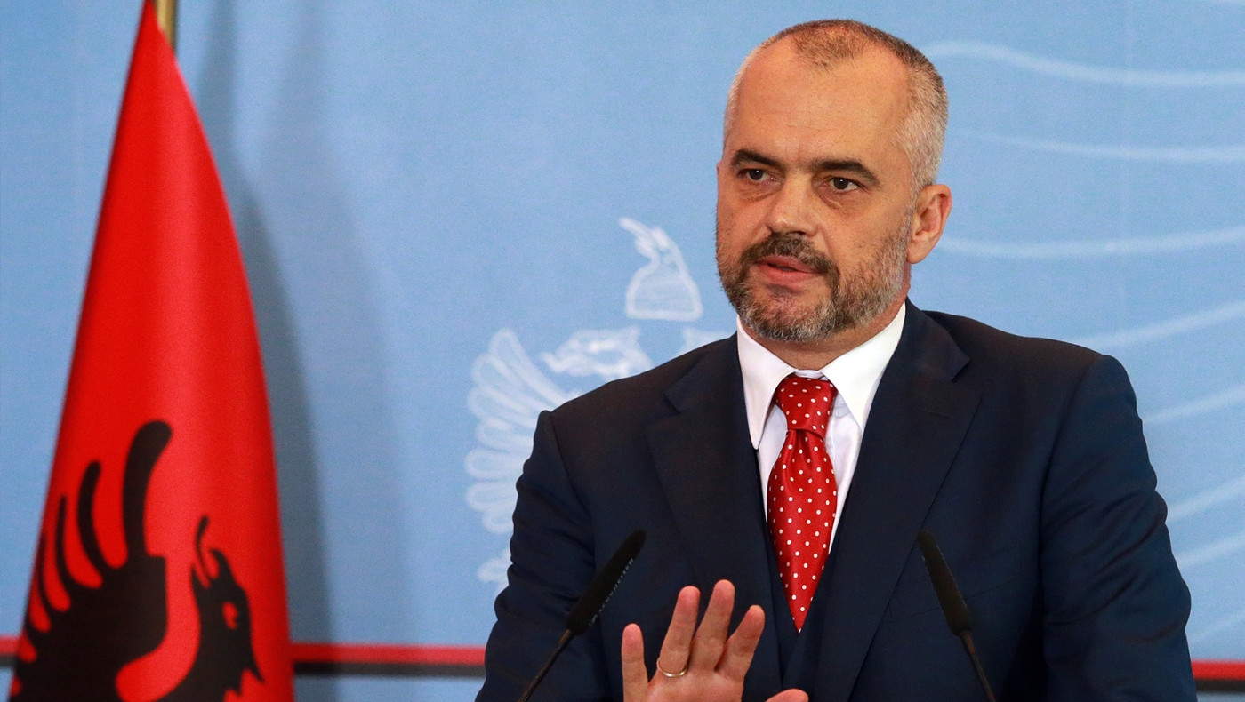 Επίσκεψη Ράμα: Ο ελληνικός εθνικός ύμνος, τα δρακόντεια μέτρα ασφαλείας και τα πούλμαν από τα Τίρανα