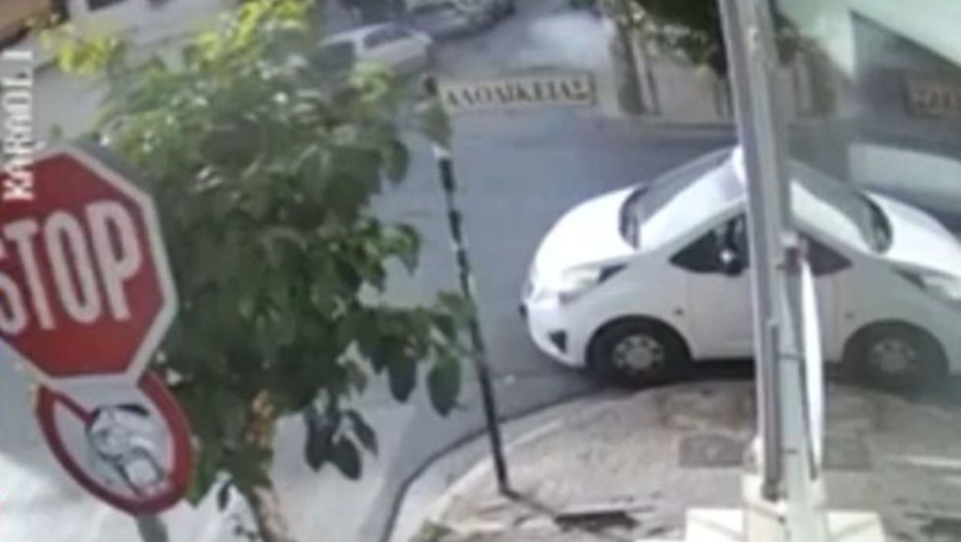 Ίλιον-Μηχανή παρέσυρε και σκότωσε πεζό: «Ήταν μωβ, μέσα στα αίματα»