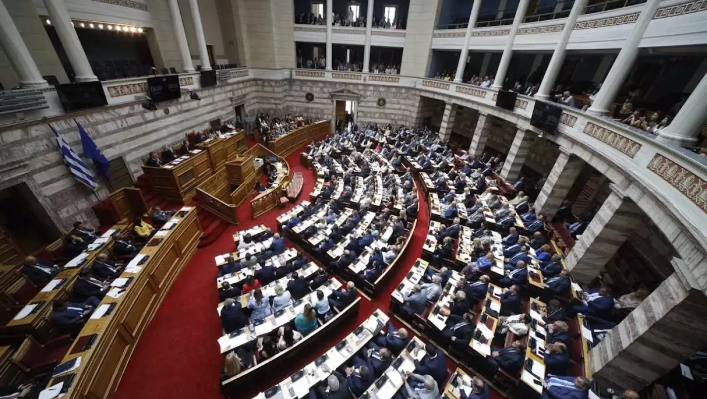 Σεξιστική επίθεση Κυρανάκη σε Πέρκα: «Εδώ είναι Βουλή, όχι η κουζίνα σας κυρία μου»