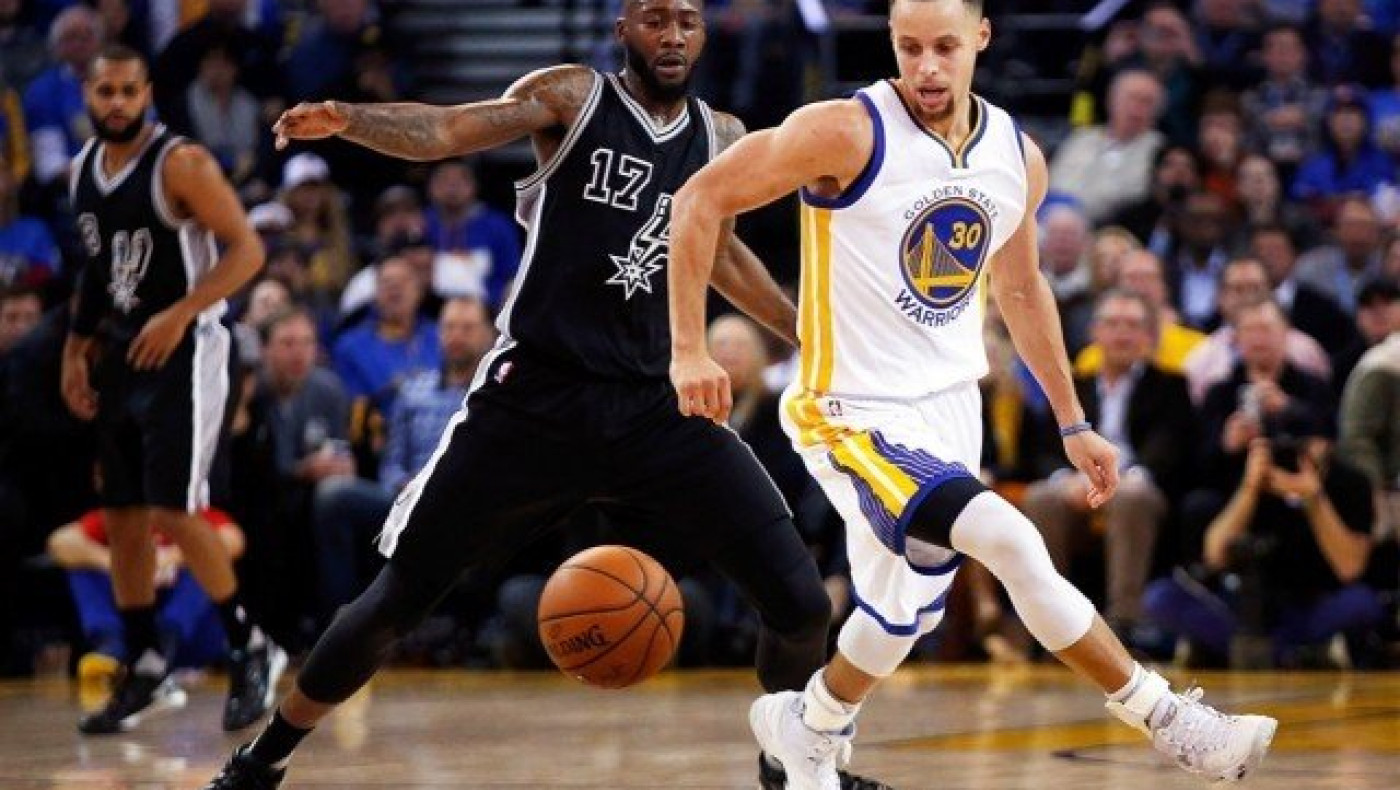 «Πράματα και θάματα» και... πόντοι από τον Στεφ Κάρι (video)