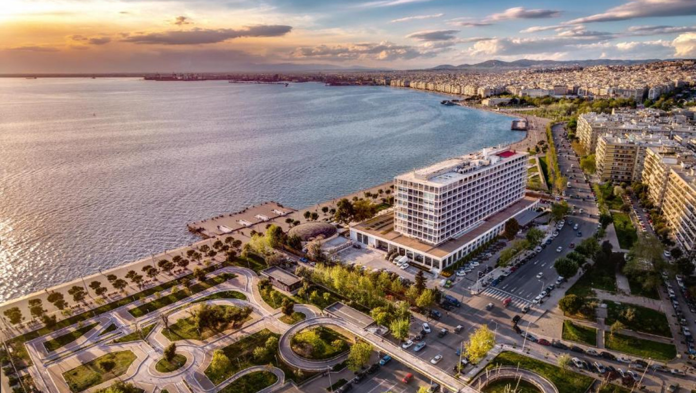 Θεσσαλονίκη: Αλλάζει όψη η Νέα Παραλία με δέσμη παρεμβάσεων από Δήμο κι επιχειρήσεις