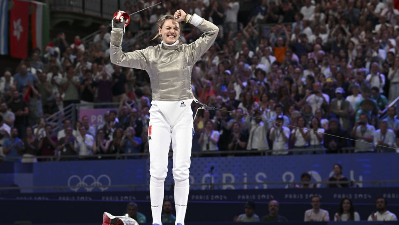 Η αθλήτρια που απέκλεισε τη Δώρα Γκουντούρα κατέκτησε το χρυσό μετάλλιο στη σπάθη γυναικών