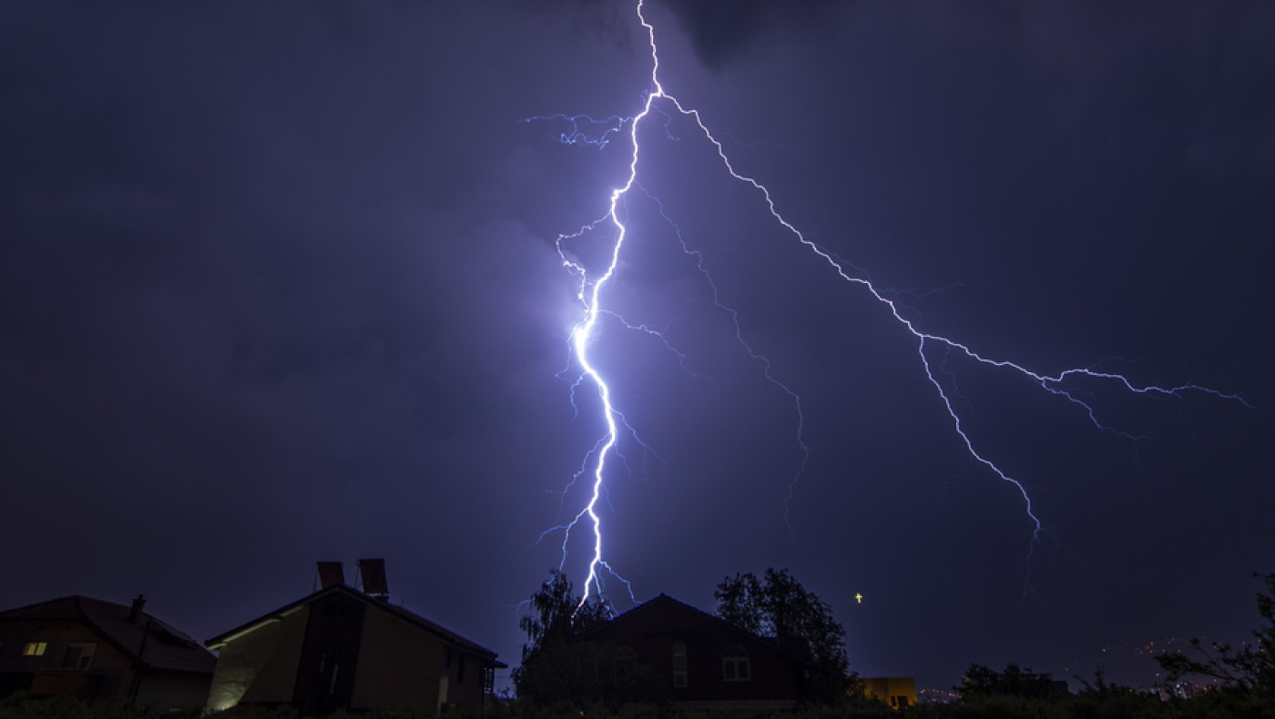 Κίνα: 6 νεκροί μετά από κατάρρευση περιπτέρου λόγω... κεραυνών!