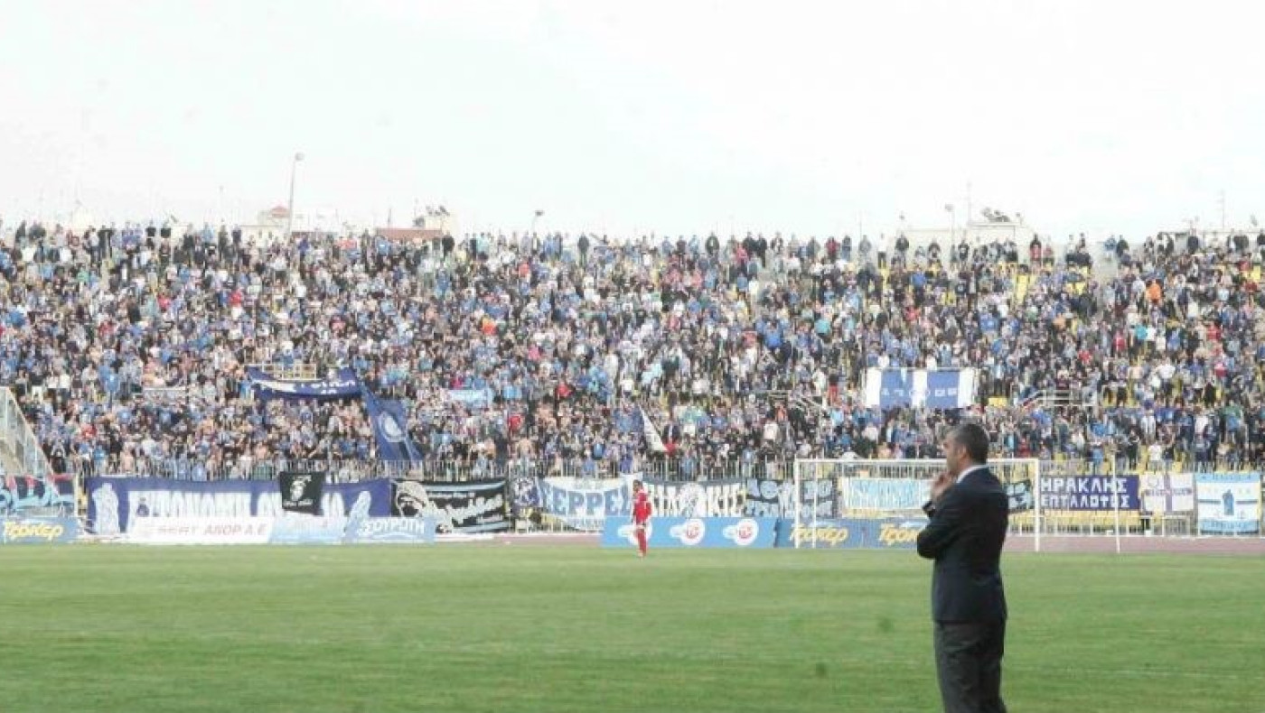 Αυτόνομη Θύρα 10: Ομάδα και λαός μία γροθιά-Τραπέζι στο ποδοσφαιρικό τμήμα