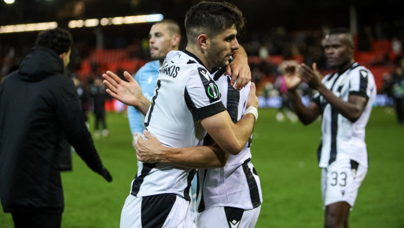 Ο Βιεϊρίνια... γνώρισε τον Κουλιεράκη στους φιλάθλους της Βόλφσμπουργκ! (vid)