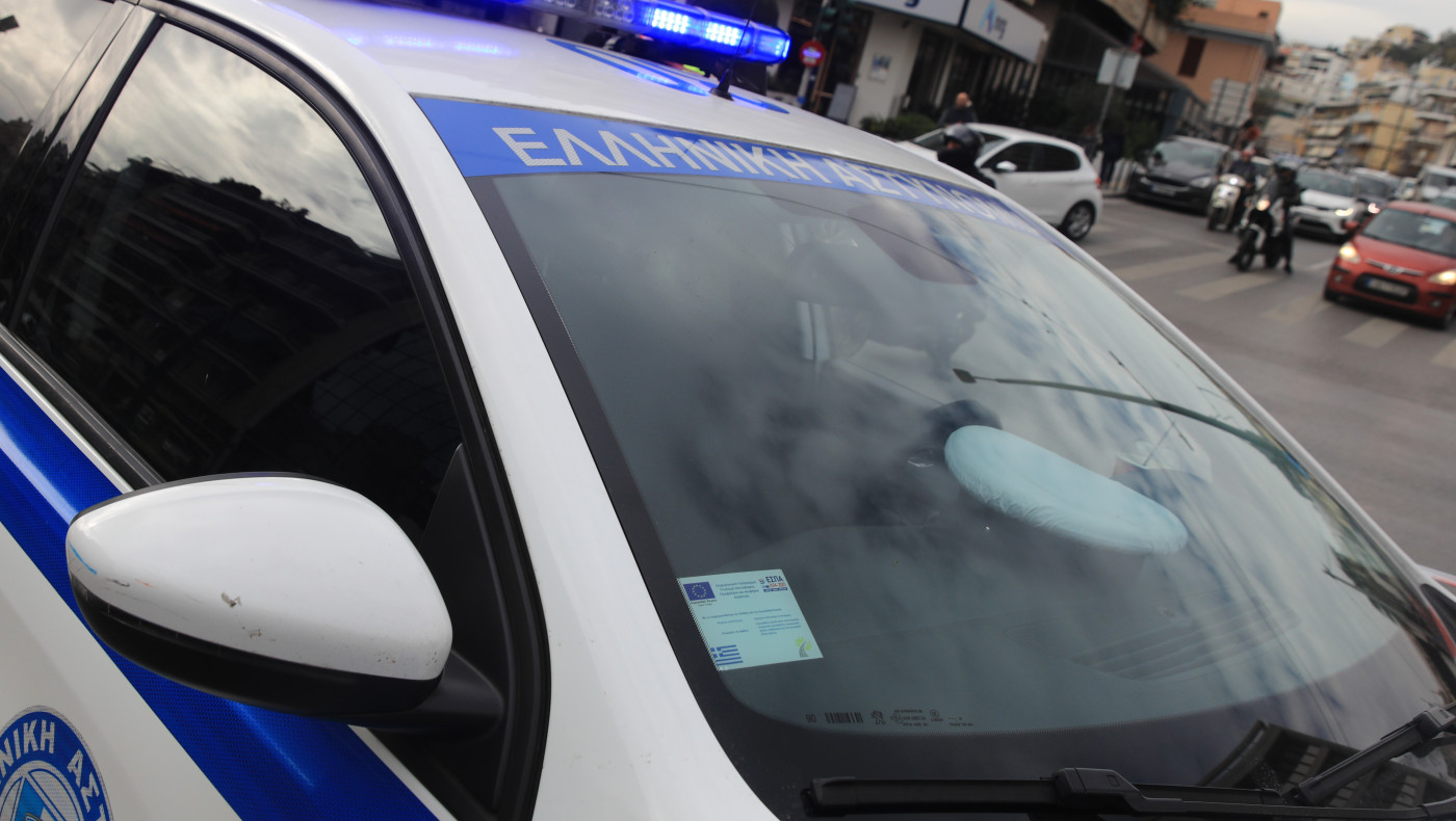 Βόλος: Τη μαχαίρωσε μπροστά στο παιδί τους γιατί του ζήτησε να χωρίσουν!