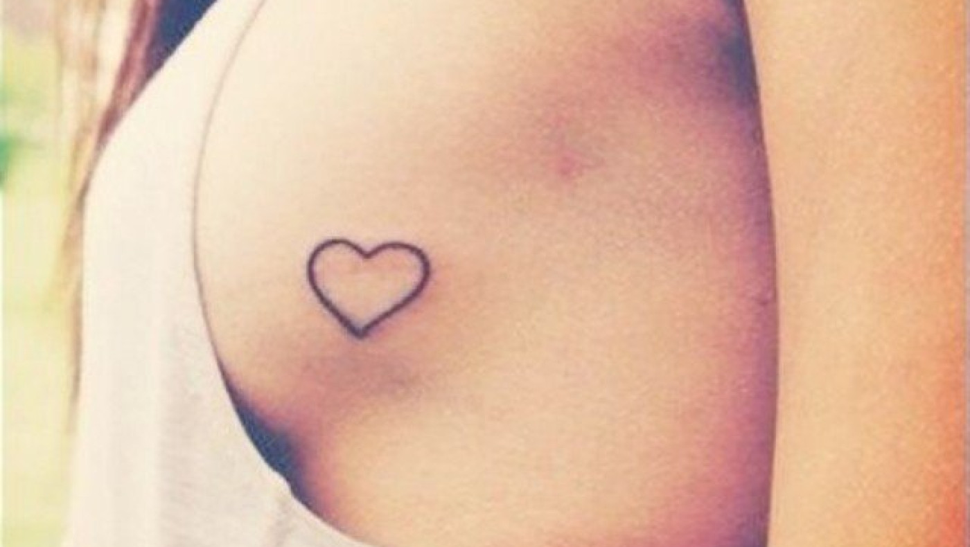 «Sideboob» :   Η    νέα    μόδα    στα     τατουάζ