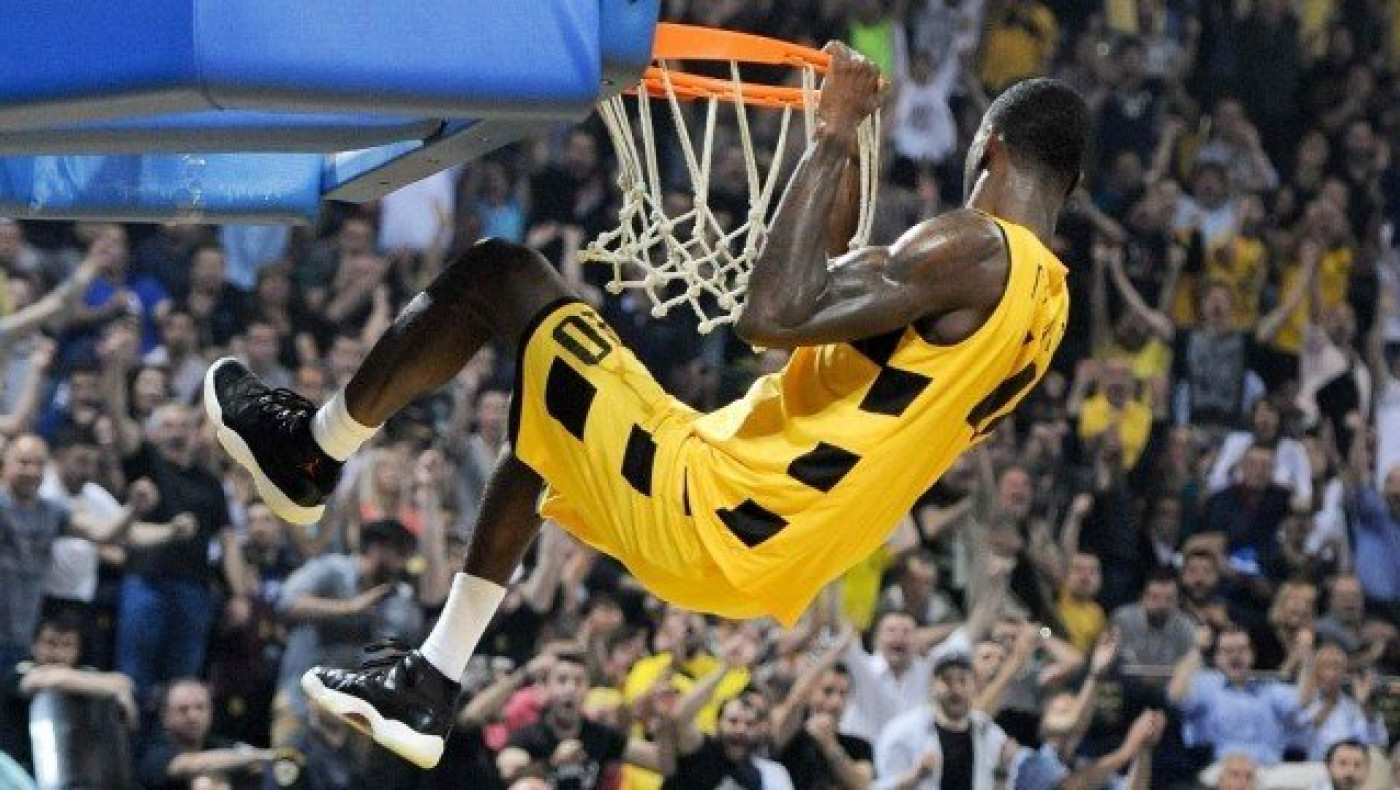 Γιατί ο Οκάρο Ουάιτ  επιλέγει μεταξύ  ΝΒΑ και Αρη!