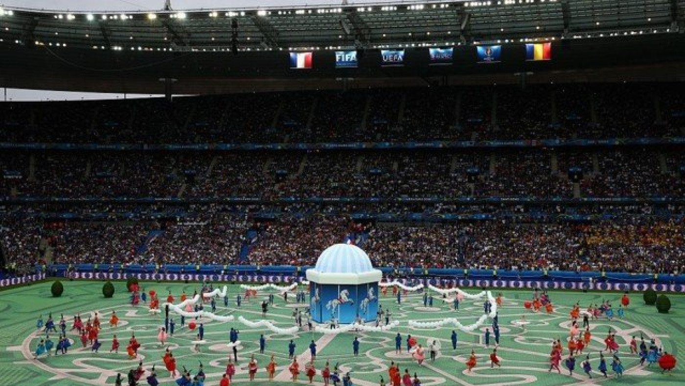 Φαντασμαγορική η τελετή έναρξης του Euro 2016 (Pics)