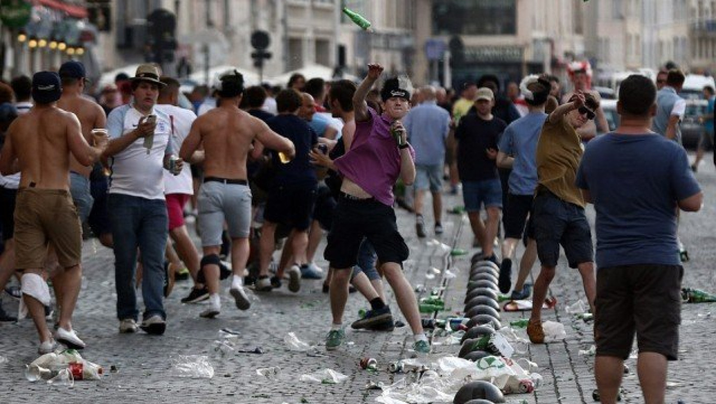 Δεν σταματάει το ξύλο ανάμεσα σε Άγγλους και Ρώσους (vids)