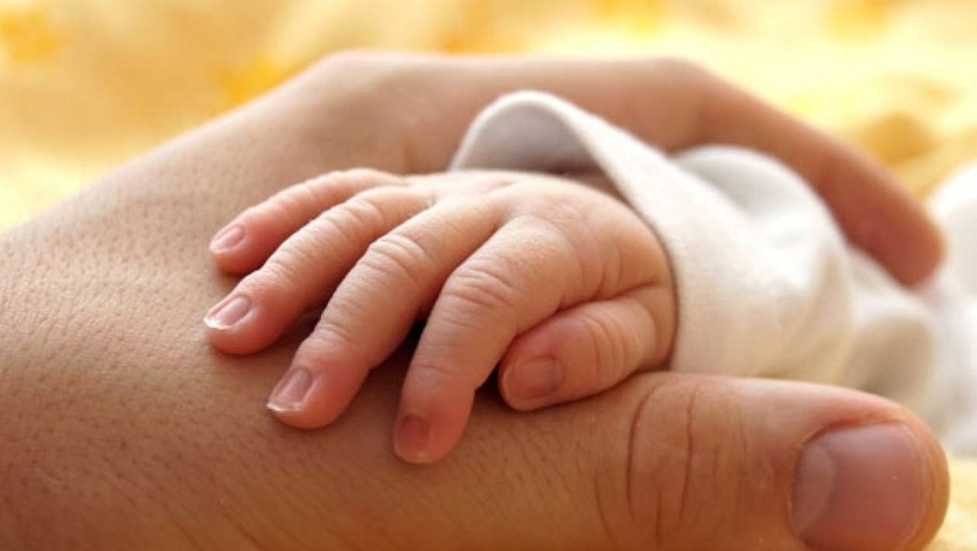 14χρονη τύλιξε το νεκρό της έμβρυο μέσα σε εφημερίδα και πήγε στην αστυνομία!