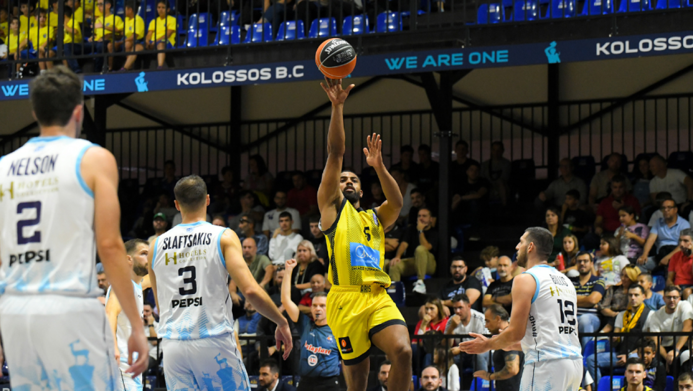 Ντε Τζούλιους: «Η περηφάνεια του συλλόγου μάς οδήγησε στη νίκη»