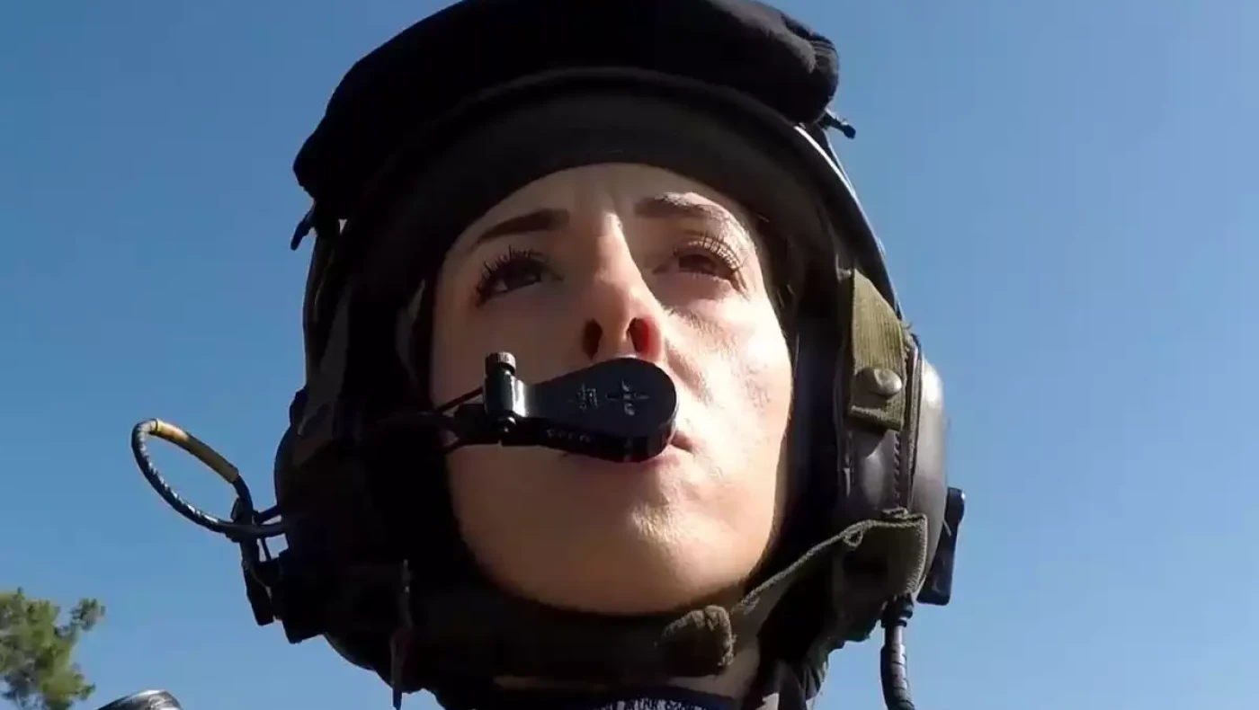 Θεσσαλονίκη: Ποια ήταν η γυναίκα που «σάρωσε» στη στρατιωτική παρέλαση