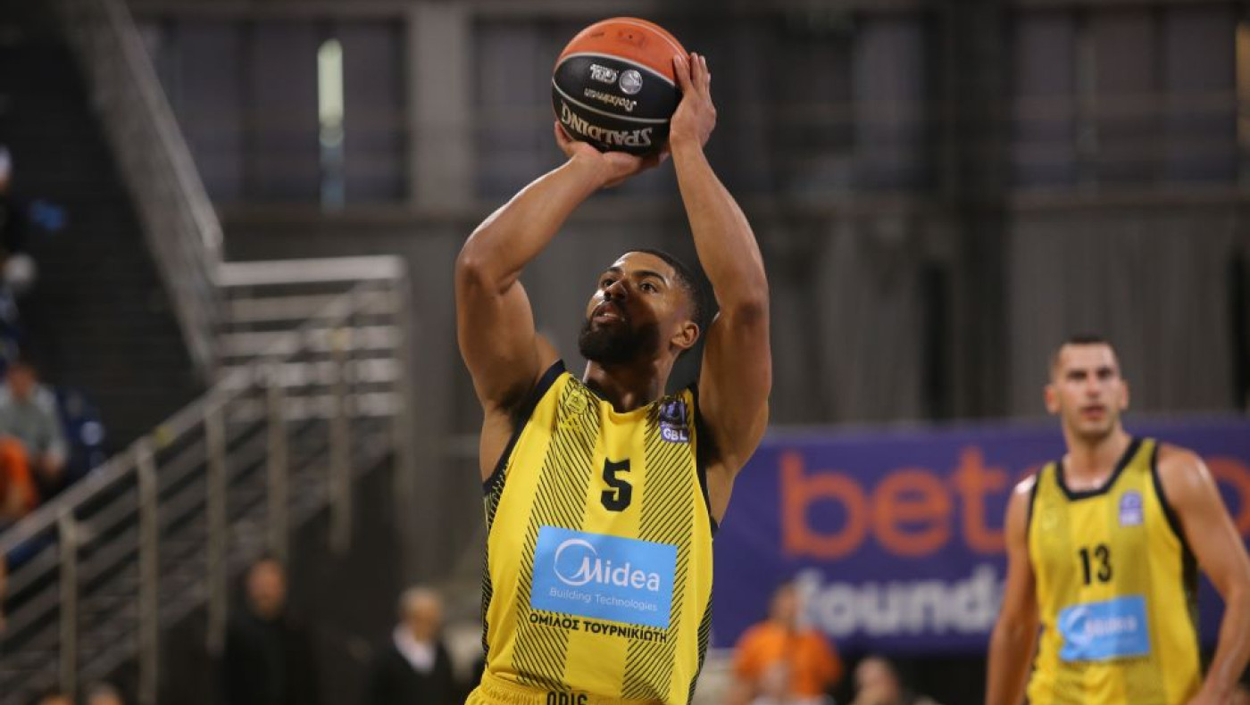 Άρης: Σαφάρι για τον αντικαταστάτη του Ντε Τζούλιους-Κένεθ Σμιθ και Ουότερς στη λίστα