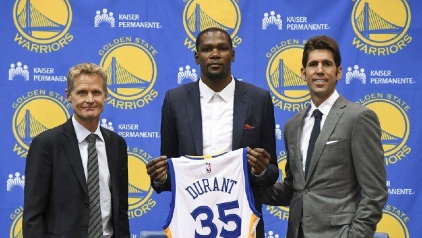 Ετοιμάστηκαν οι πρώτες φανέλες του Ντουράντ στους Γουόριορς! (video)