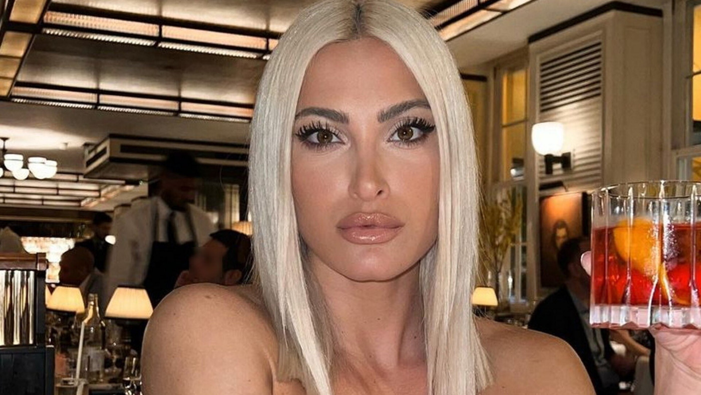 Ιωάννα Τούνη: Τίναξε την μπάνκα το brand JTOUNI