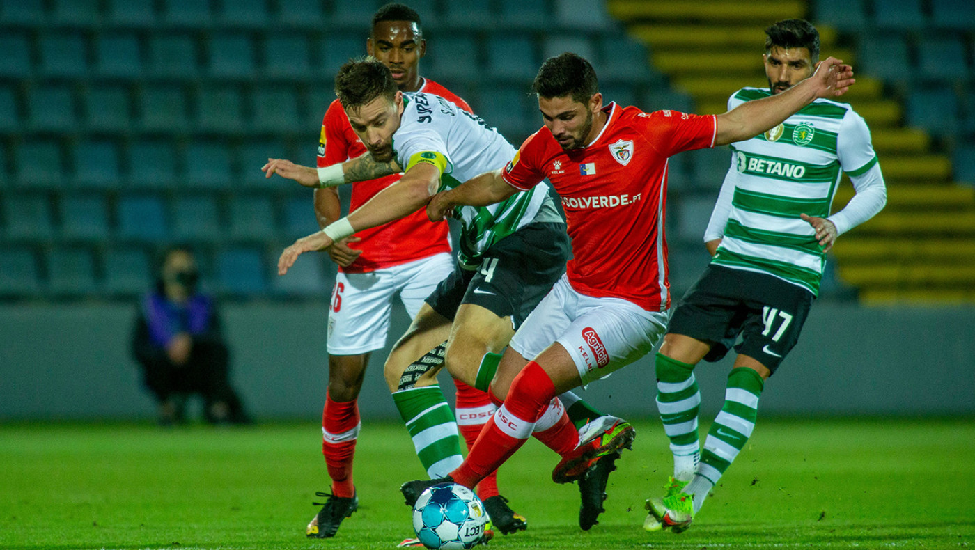 Κερδίζει πολλά κόρνερ στην έδρα της…