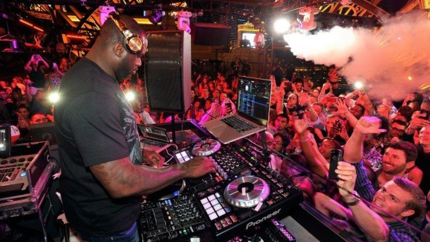 Ο Σακίλ Ο' Νιλ έγινε DJ και... παίζει μουσικάρες! (video)