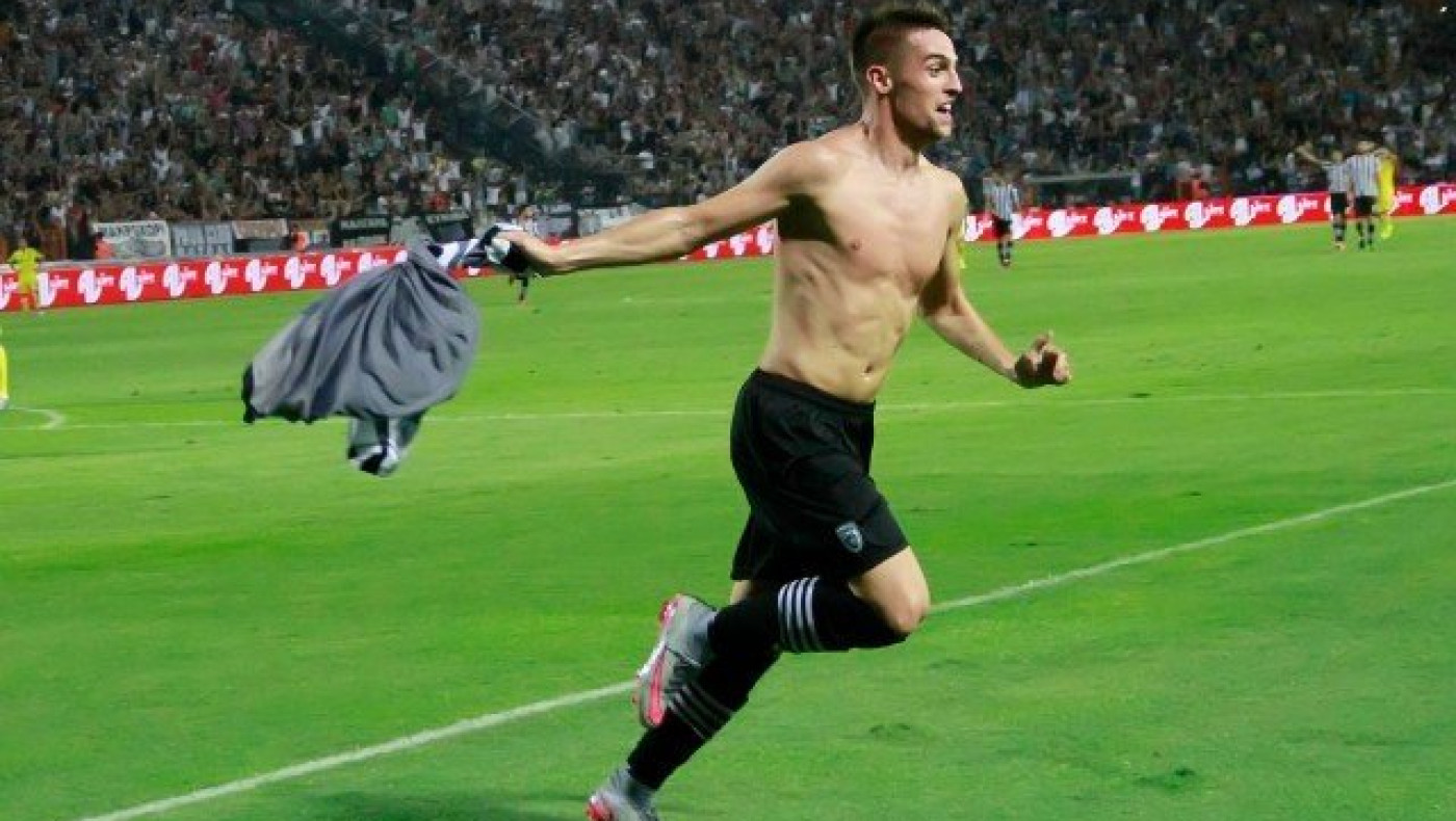 Χαίρονται   για  την  απώλεια   Μακ   στην  Ολλανδία