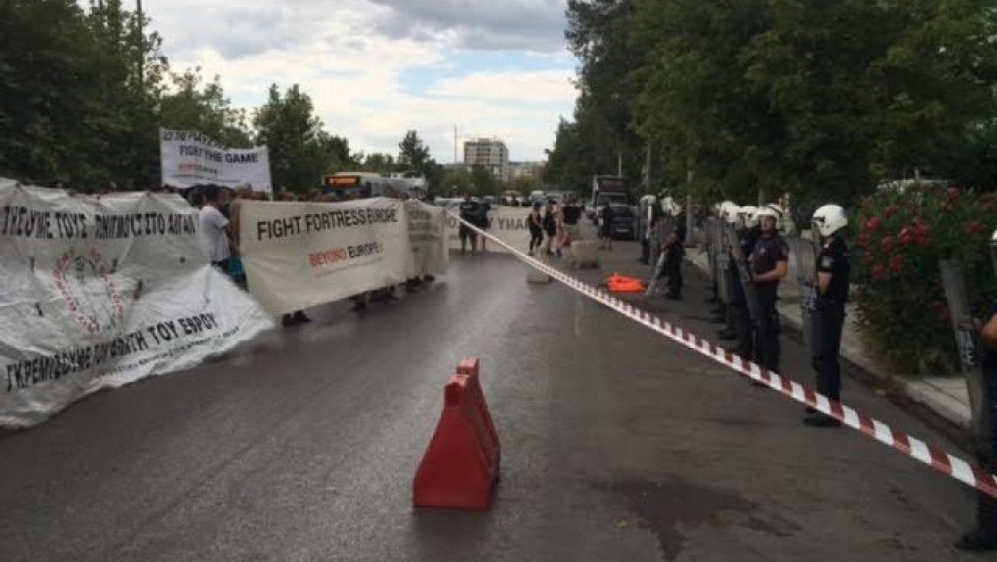 ΕΚΤΑΚΤΟ: Αναρχικοί διαδηλώνουν μπροστά από το γερμανικό προξενείο