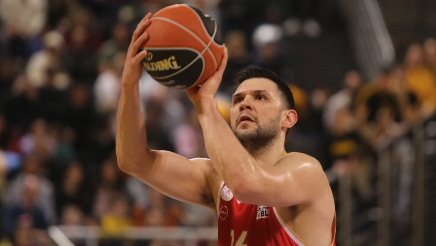 Ολυμπιακός: Για ακόμη έναν χρόνο η «σημαία» Παπανικολάου