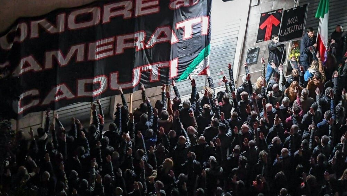 Ιταλία: Χαμός με φασιστικούς χαιρετισμούς σε συγκέντρωση ακροδεξιών