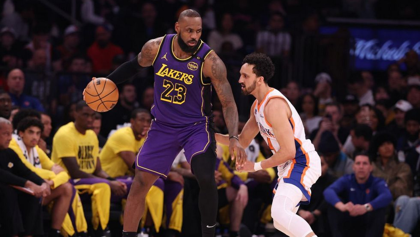 Περιμένοντας τον Ντόντσιτς, ο Λεμπρόν ισοπέδωσε τους Νικς