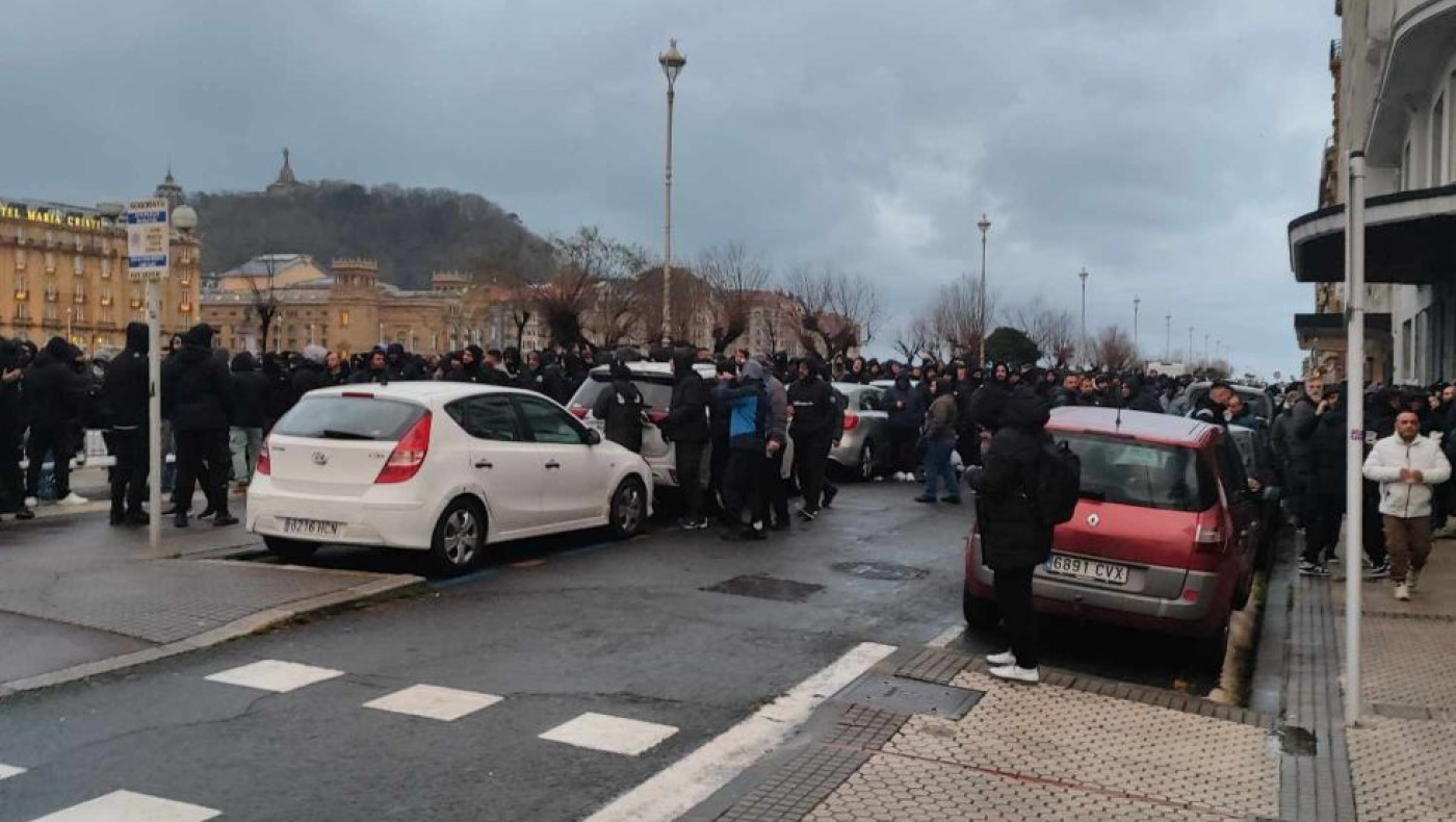 Σοσιεδάδ-ΠΑΟΚ: Ασπρόμαυρη λαοθάλασσα στο κέντρο του Σαν Σεμπαστιάν