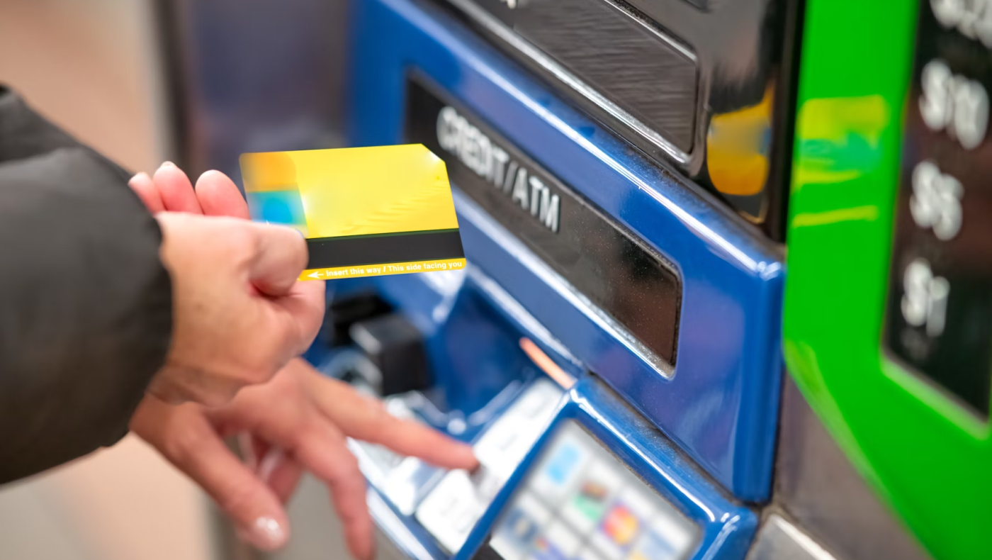 Γιατί είναι μύθος η ανάληψη από ανεστραμμένο PIN στα ΑΤΜ