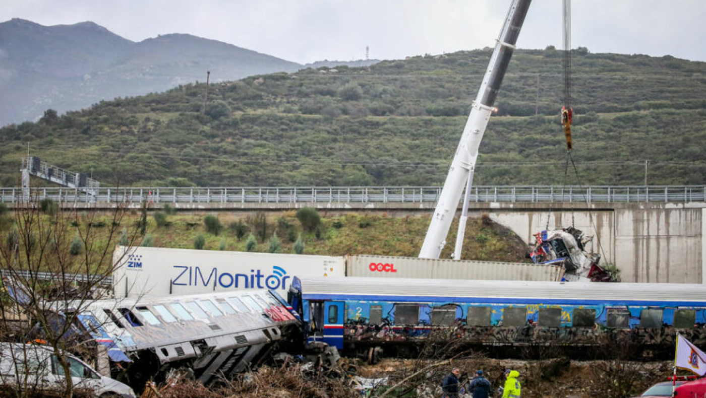 Τέμπη: Στο σημείο της τραγωδίας φοιτητές από Αθήνα και Θεσσαλονίκη