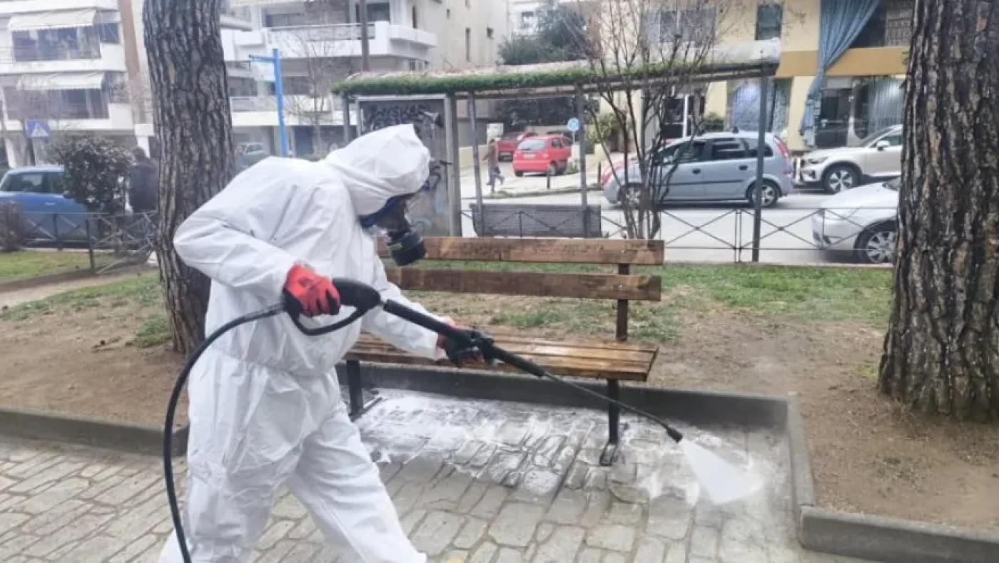 ΝΤΡΟΠΗ: Κρέμασαν γάτες και άφησαν νεκρά ψάρια και χάμστερ σε παιδική χαρά της Καλαμαριάς