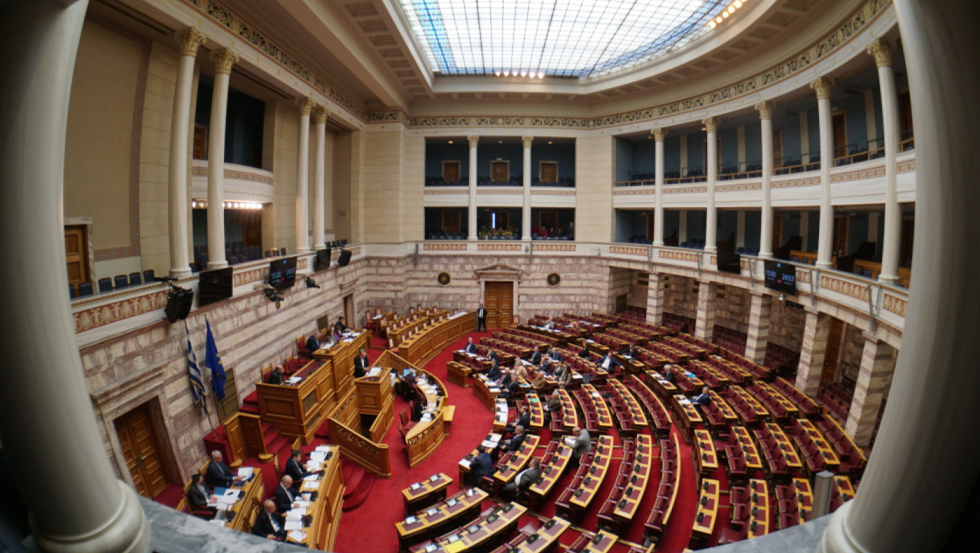 Στη Βουλή η τροπολογία για τα όπλα: Οι ποινές και τα πρόστιμα για μπαλωθιές και εκρηκτικά