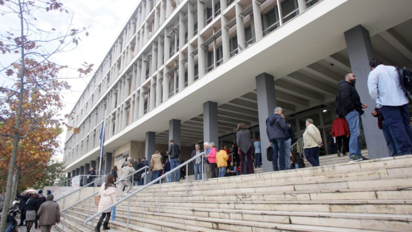 Θεσσαλονίκη: Στα δικαστήρια γνωστός τραγουδιστής-Κατηγορείται για ξυλοδαρμό της πρώην συζύγου του