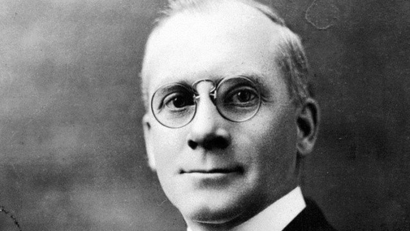 Ο Αμερικανός που έσωσε 300.000 Έλληνες στη φλεγόμενη Σμύρνη του 1922