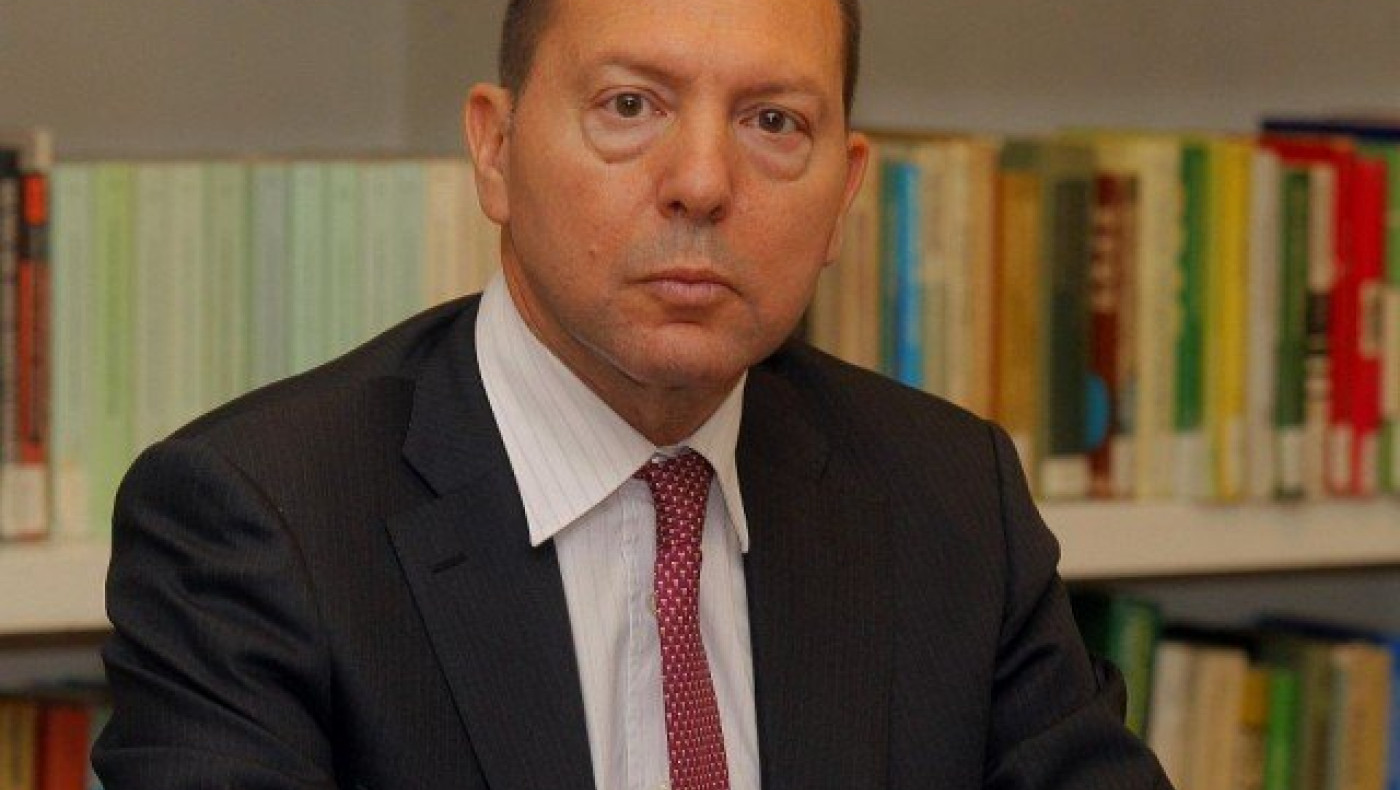 ΕΚΤΑΚΤΟ: Έφοδος τής Εισαγγελίας Διαφθοράς στο σπίτι τού Στουρνάρα