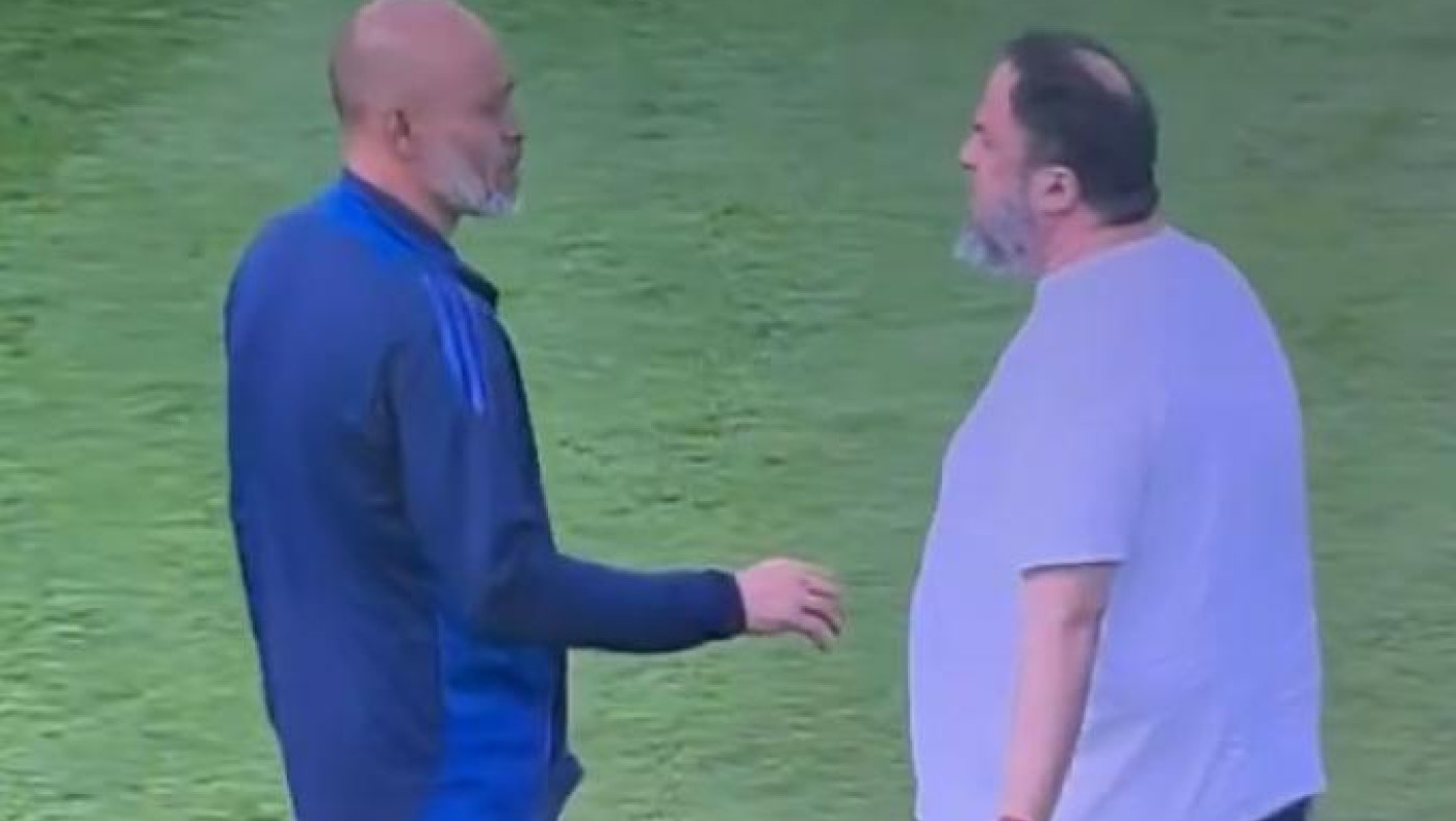 Έξαλλος ο Μαρινάκης, μπήκε στο γήπεδο και τα έψαλλε στον Νούνο Εσπιρίτο για τη νέα απώλεια της Νότιγχαμ