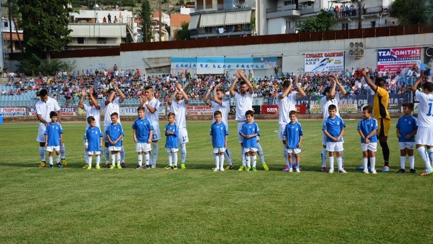 Δουλεύει στα λάθη, ετοιμάζεται για το «αύριο»