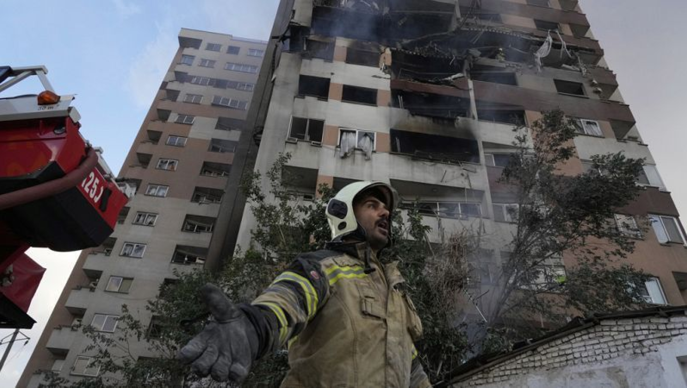 Ολονύχτιες οι πυραυλικές επιθέσεις στη Μέση Ανατολή - Για εκδίκηση κάνει λόγο το Ιράν