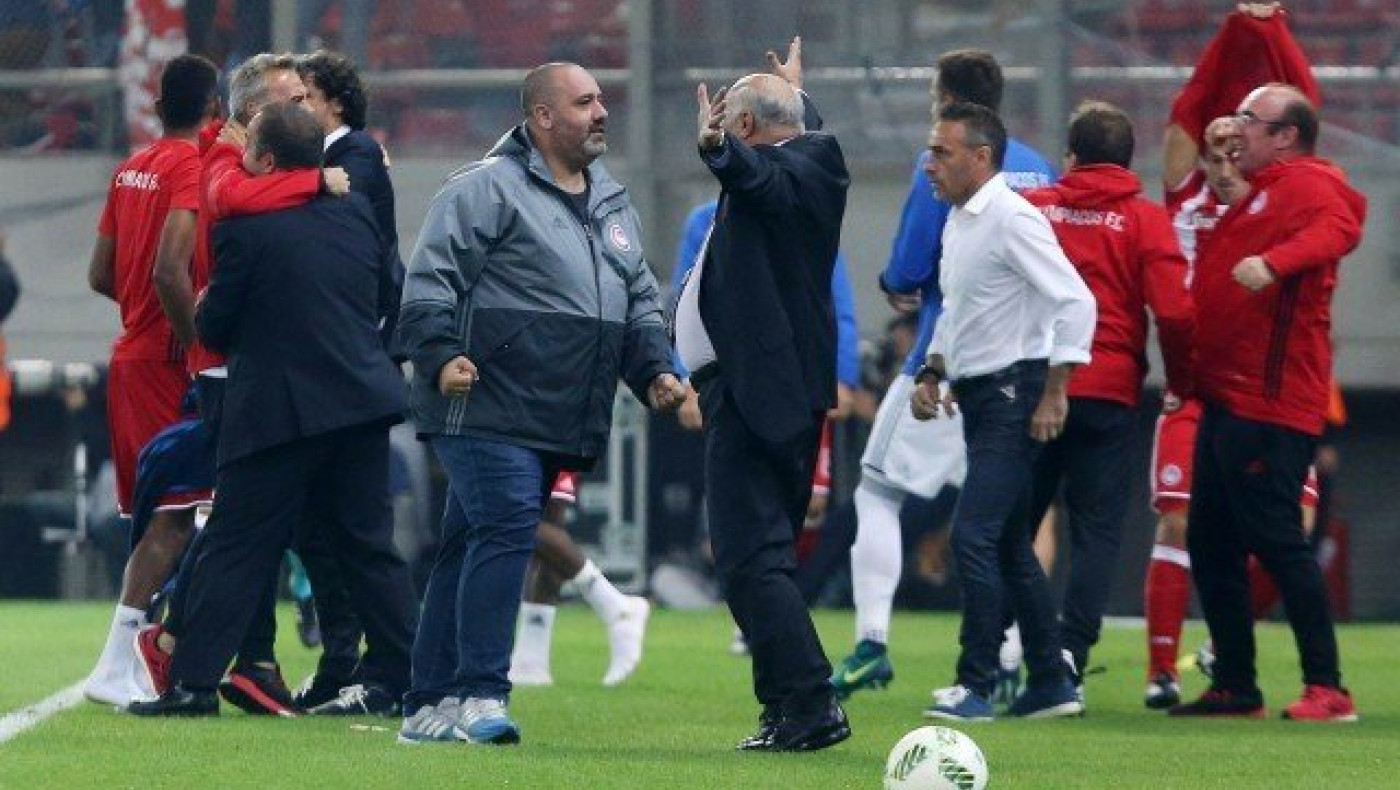 Προκλήσεις Καραπαπά: «Δεν υπάρχουν αποβολές, δεν έπεσε ούτε καπνογόνο»